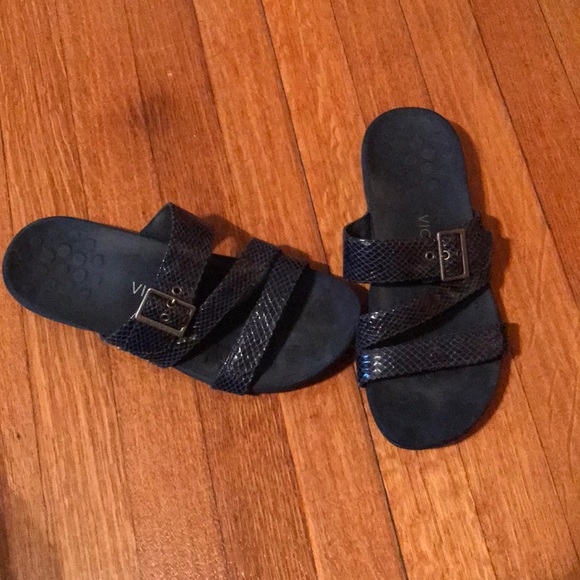 Vionic Skylar Slide - Picture 1 of 4